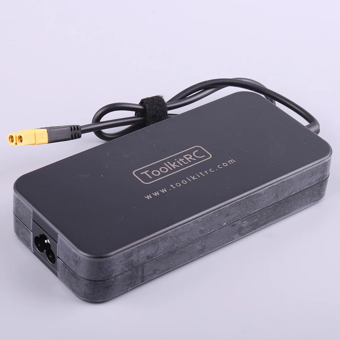 ToolKitRC ADP200 200W 4A Charger Power DC19.5V 10.3A Supply With XT60 Output Adapter for RC iSDT GTPower HotRC SkyRC Chargers 6